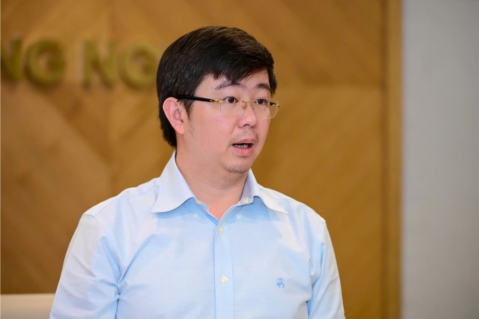 Thứ trưởng Bùi Hoàng Phương chủ trì buổi họp báo. Ảnh: DV