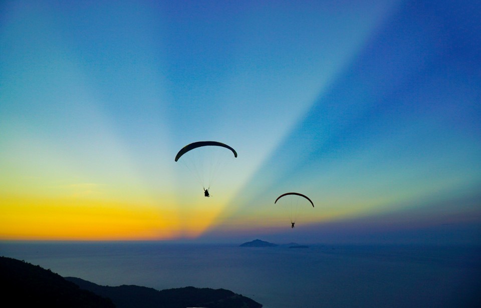 Lần đầu tiên trong dịp Tết Nguyên đán, du khách được trải nghiệm Lễ hội Khinh khí cầu, chiêm ngưỡng màn trình diễn dù lượn bên biển và rừng, ngay tại thiên đường xanh Cần Giờ (Ảnh minh họa)