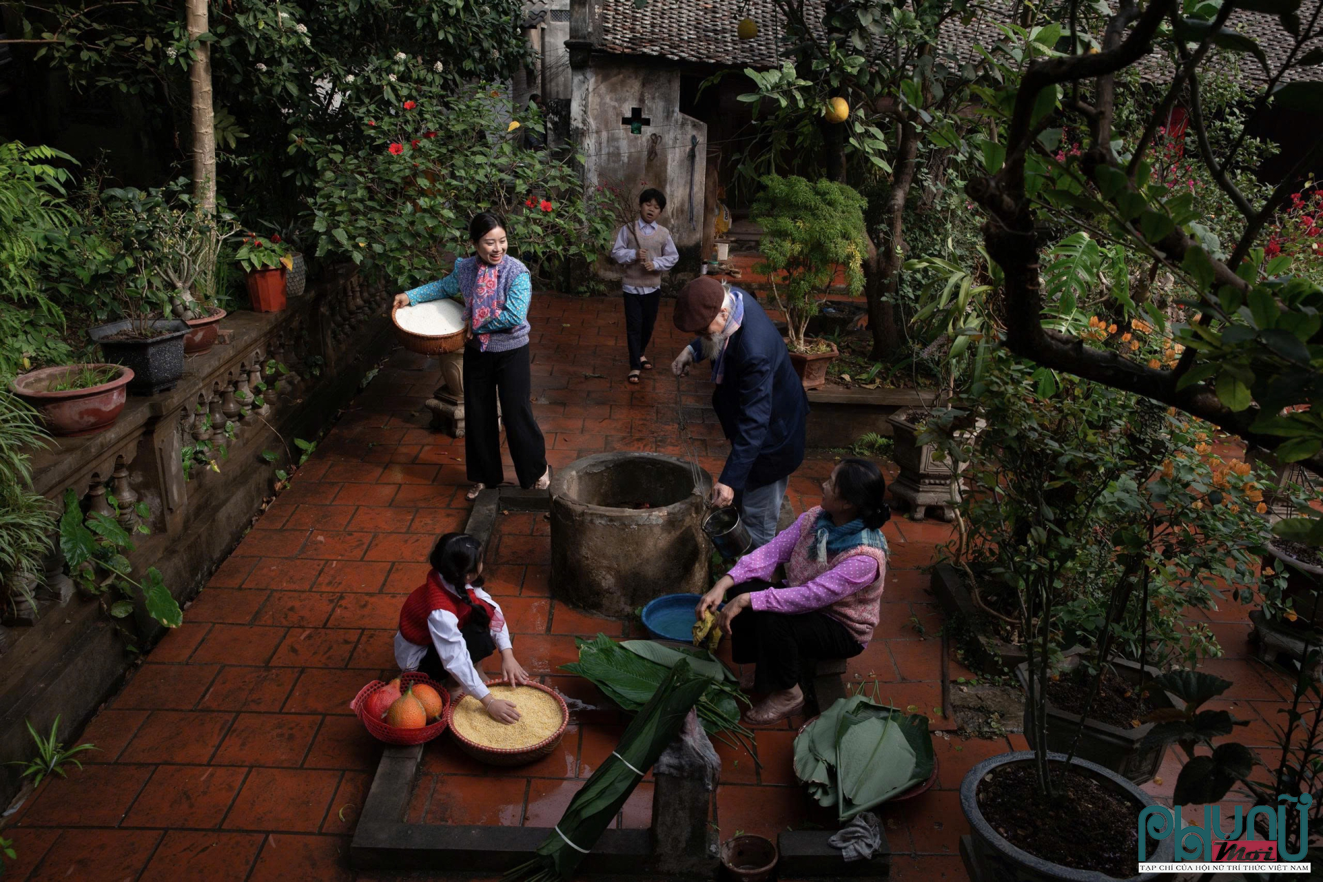 Những ngày chuẩn bị Tết bao giờ cũng mang một dư vị đặc biệt, vừa gần gũi vừa thiêng liêng, khó gọi thành tên