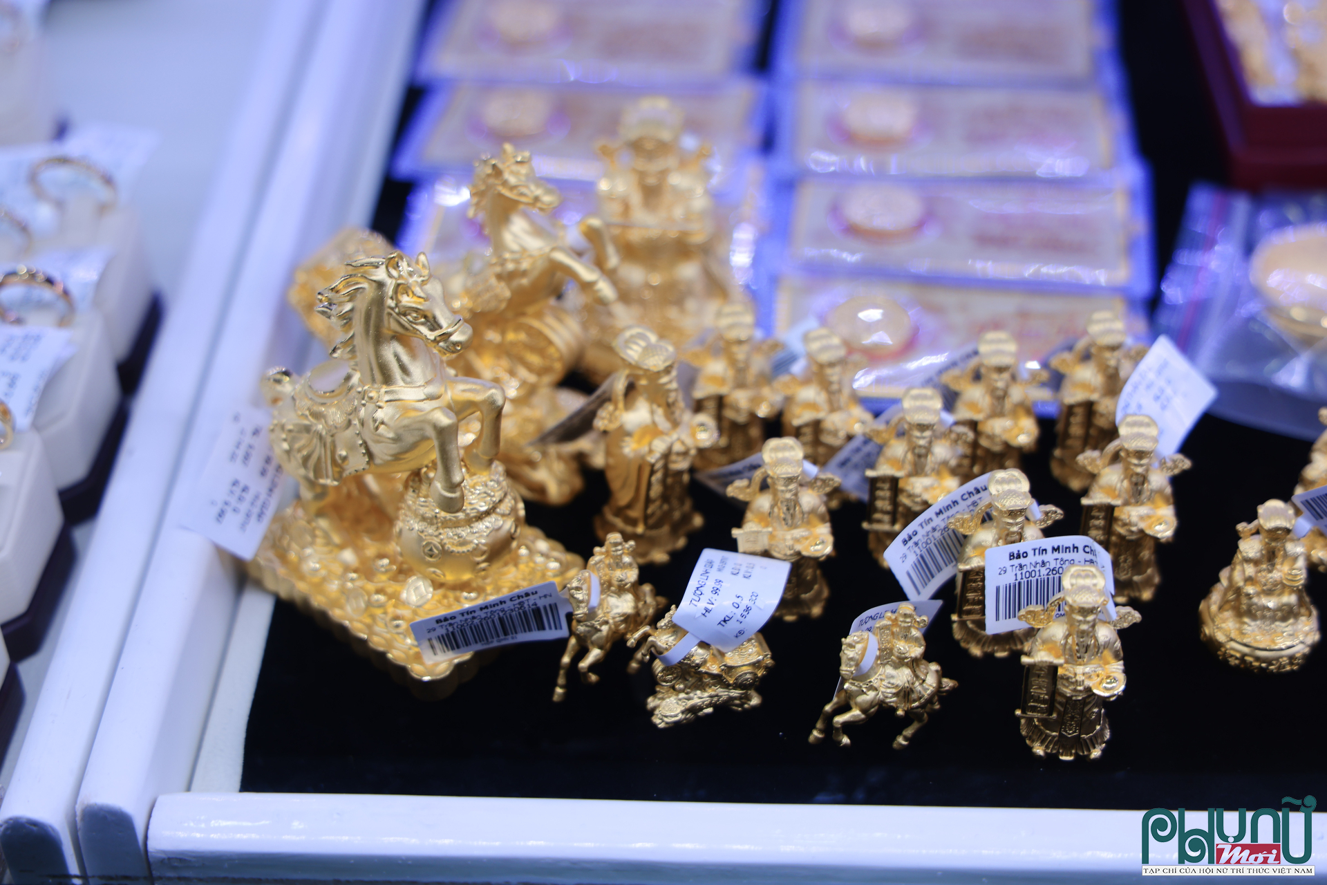 Ngày vía Thần Tài: Phố vàng Hà Nội tấp nập từ rạng sáng