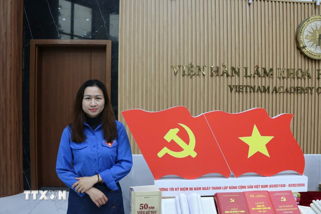 Tiến sỹ Trương Thị Phương, nghiên cứu viên Viện Sử học (Viện Hàn lâm Khoa học xã hội Việt Nam), dành nhiều năm theo đuổi công việc nghiên cứu lịch sử với mong muốn giúp công chúng hiểu đúng hơn về hành trình phát triển của đất nước. (Ảnh: Diệu Thúy/TTXVN)