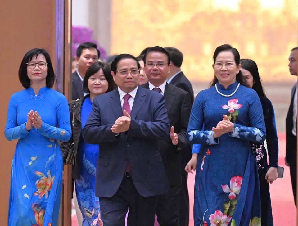Thủ tướng Phạm Minh Chính tới dự gặp mặt nữ lãnh đạo, quản lý các cơ quan Trung ương và trao giải thưởng Kovalevskaia năm 2025.