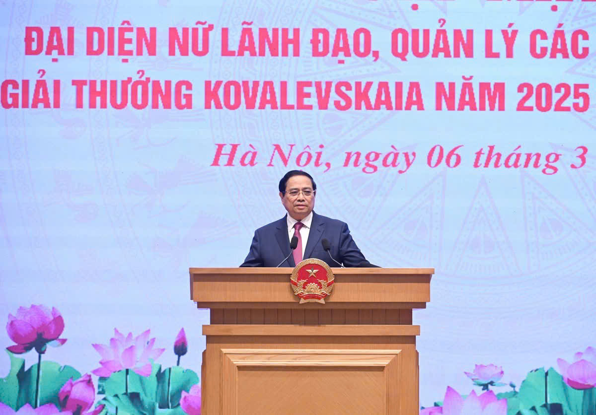 Thủ tướng Phạm Minh Chính phát biểu tại buổi gặp mặt đại diện nữ lãnh đạo, quản lý các cơ quan trung ương và trao Giải thưởng Kovalevskaia năm 2025 nhân Ngày quốc tế phụ nữ 8/3.