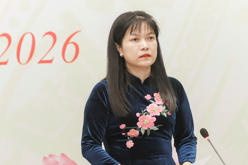 Bà Tạ Thị Yên – Phó Chủ nhiệm Ủy ban Công tác đại biểu thông tin tại cuộc họp báo. Ảnh: QH