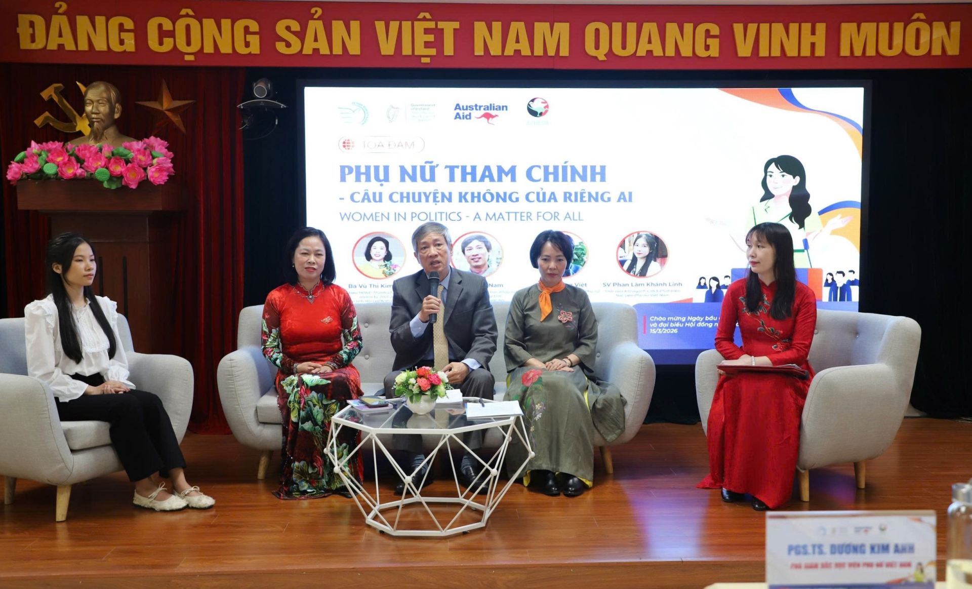 Tọa đàm “Phụ nữ tham chính - Câu chuyện không của riêng ai”. Ảnh: ĐBND