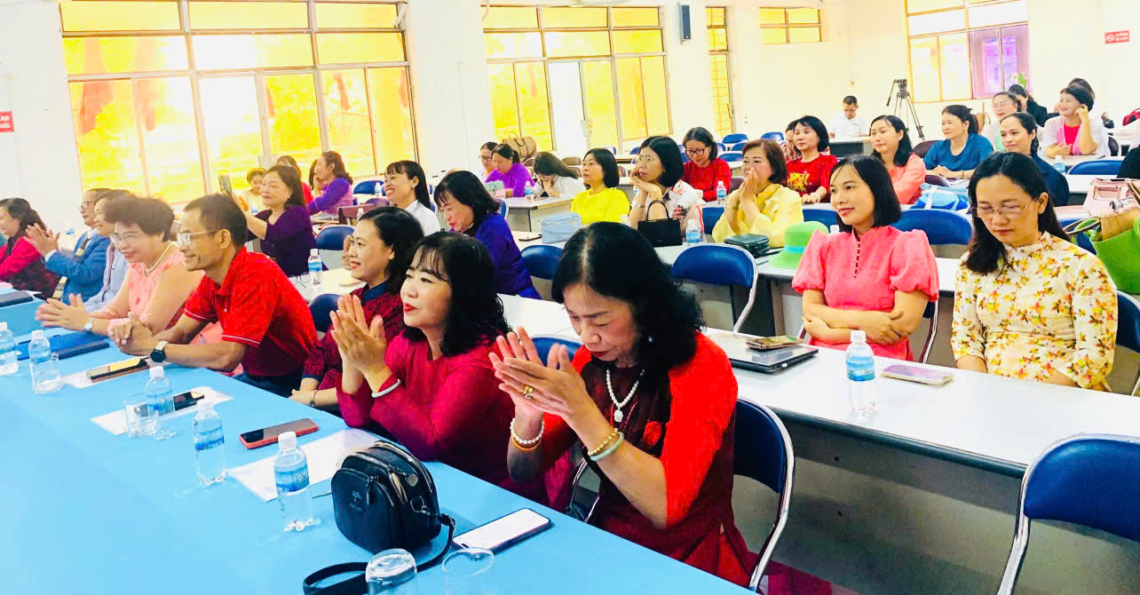 Các đạiu biểu tham dự tọa đàm