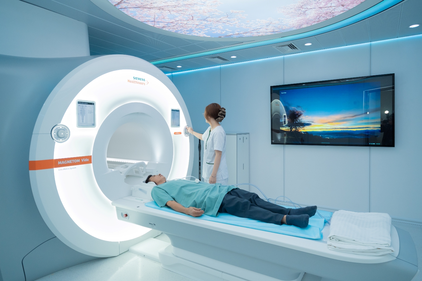 Hệ thống MRI 3.0 Tesla MAGNETOM Vida XT thế hệ mới tại Bệnh viện Vinmec Ocean Park 2 lần đầu tiên có mặt ở Việt Nam.