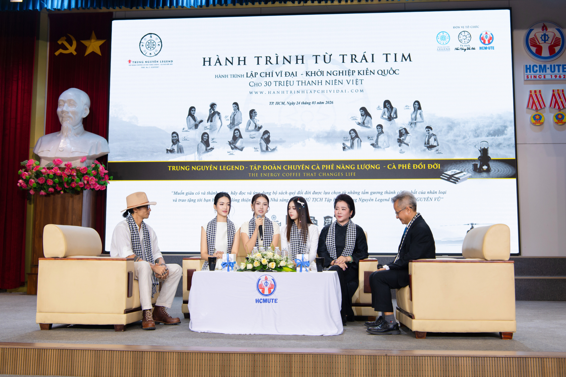 Chương trình “Hành trình Từ Trái Tim - Hành trình Lập chí Vĩ đại - Khởi nghiệp Kiến quốc cho 30 triệu thanh niên Việt”