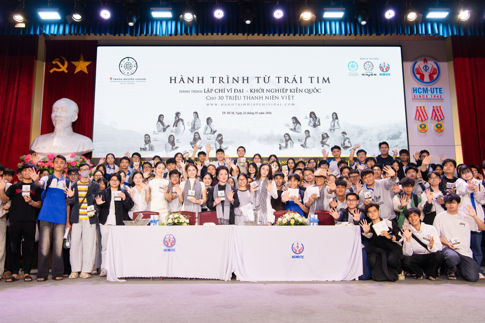 Trao sách, trao niềm tin: Hành trình bồi đắp nền tảng tri thức cho người trẻ