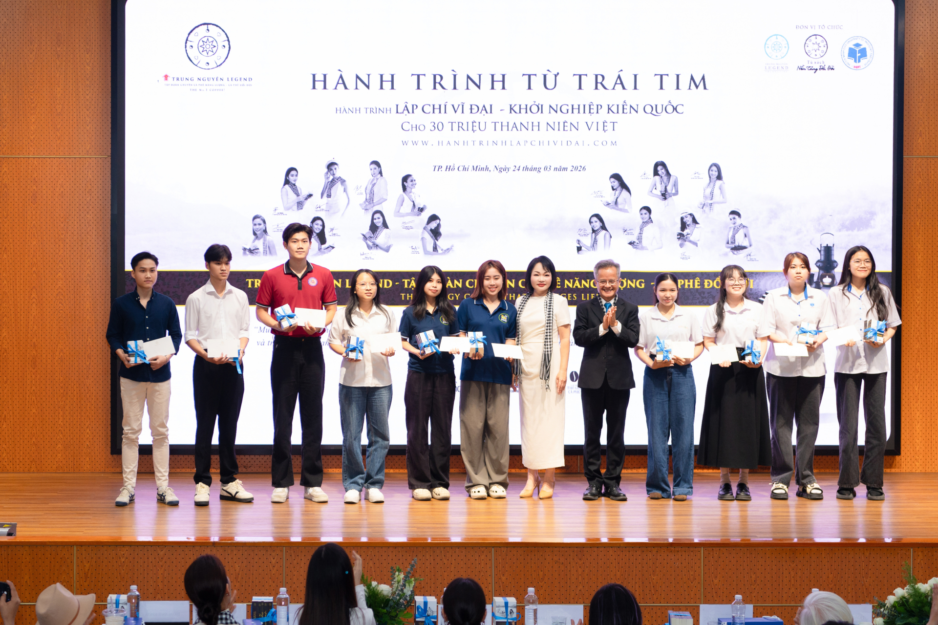 Trao sách, trao niềm tin: Hành trình bồi đắp nền tảng tri thức cho người trẻ