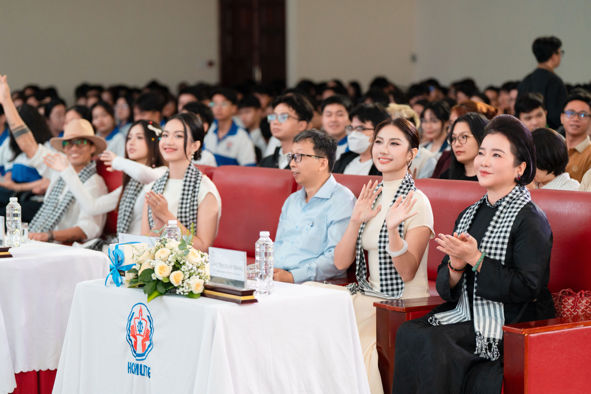 Các đại biểu tham dự Chương trình 