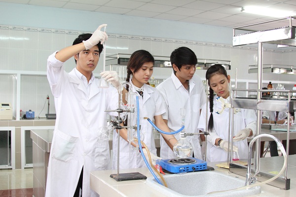 Gỡ “điểm nghẽn” để nuôi dưỡng nhà khoa học trẻ. Ảnh minh họa: ITN