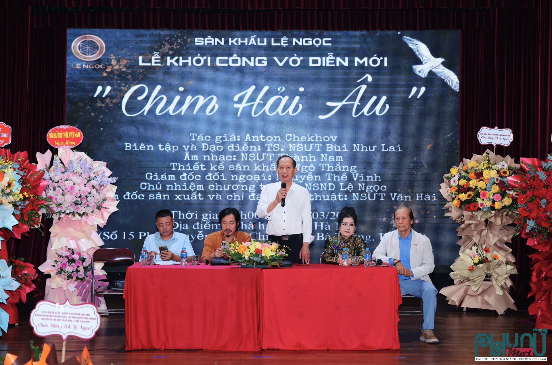 NSƯT Văn Hải, Giám đốc sản xuất và chỉ đạo nghệ thuật của Sân khấu Lệ Ngọc phát biểu.