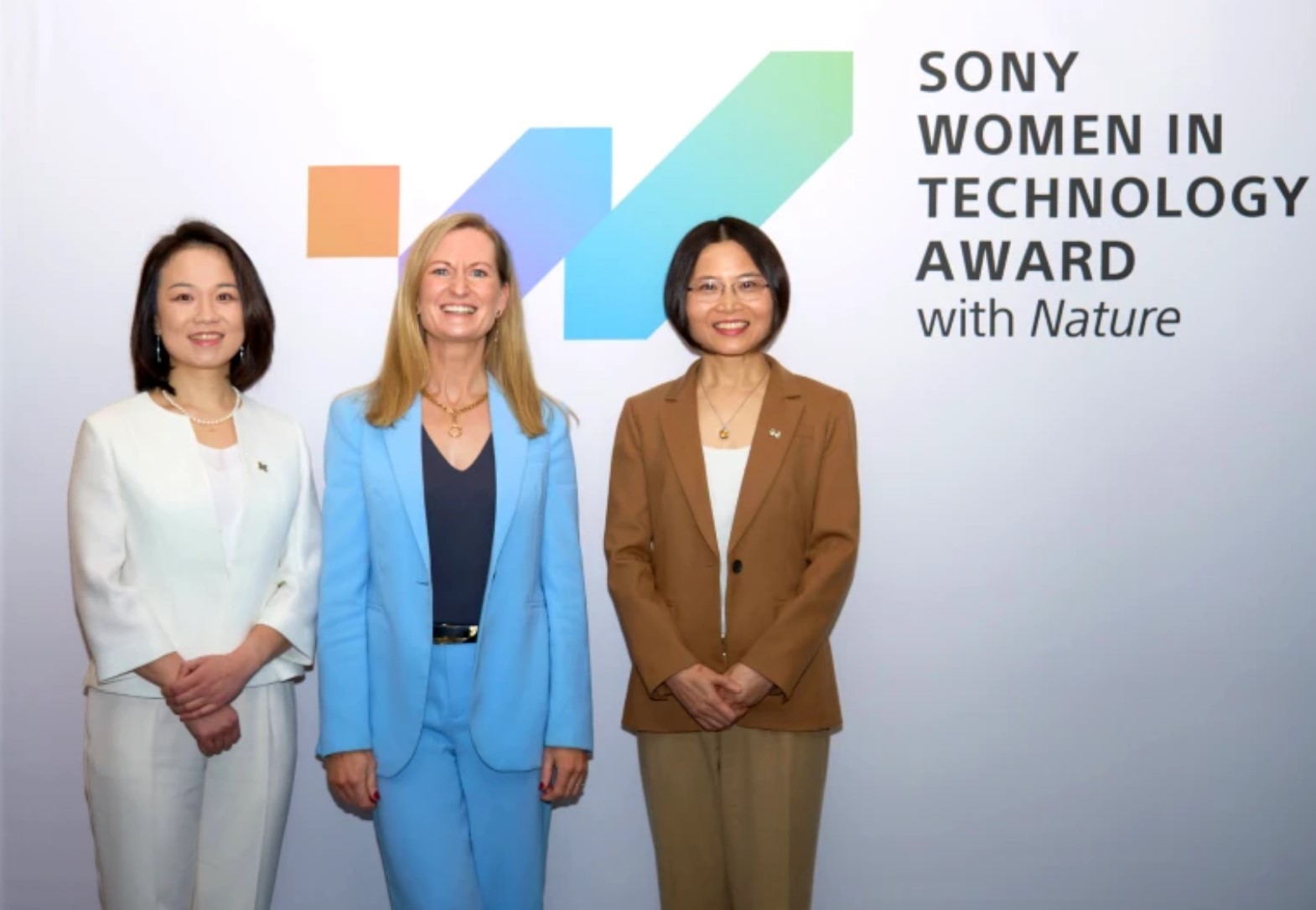 Xiwen Gong (trái), Ellen Roche (giữa) và Zhen Xu (phải) là những người chiến thắng giải thưởng Sony Women in Technology năm 2026. Ảnh: Sony