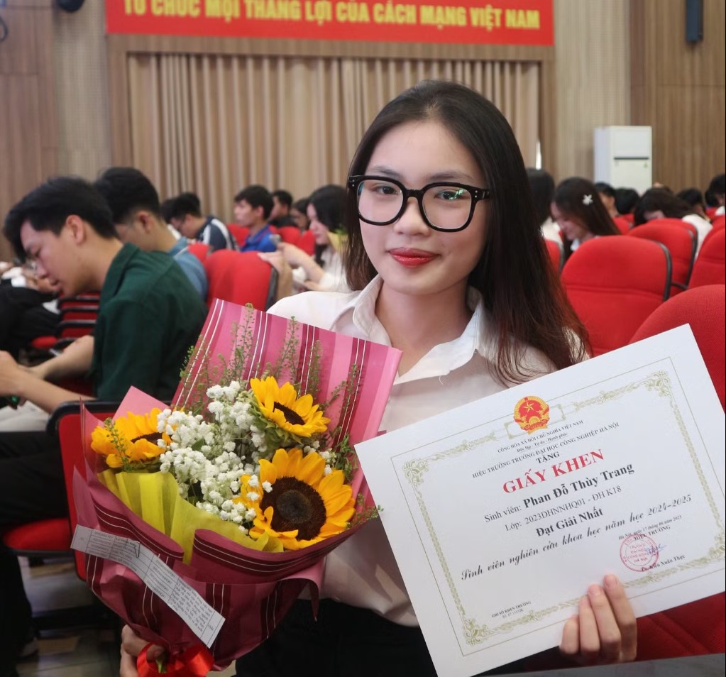  Phan Đỗ Thùy Trang sinh viên năm 3 ngành Ngôn ngữ Hàn Quốc, Trường Ngoại ngữ - Du lịch, Đại học Công nghiệp Hà Nội. Ảnh: NV