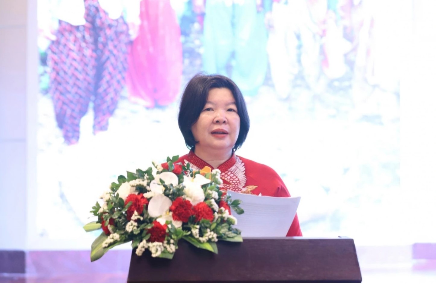 Bà Cao Xuân Thu Vân, Chủ tịch Liên minh HTX Việt Nam phát biểu khai mạc.