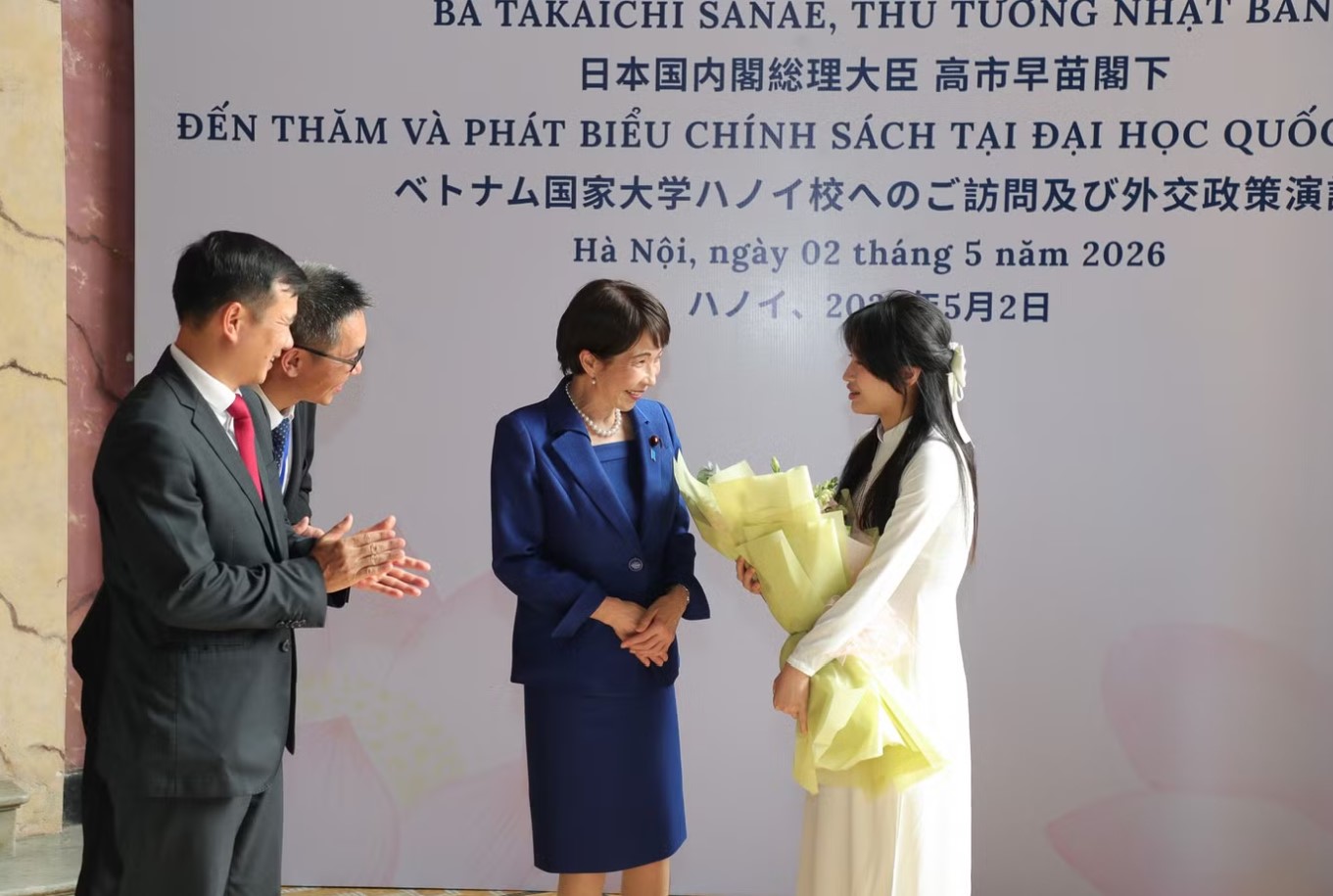 Yến Trang tham gia Lễ đón Thủ tướng trong không khí trang trọng và đầy tự hào. Ảnh: NV