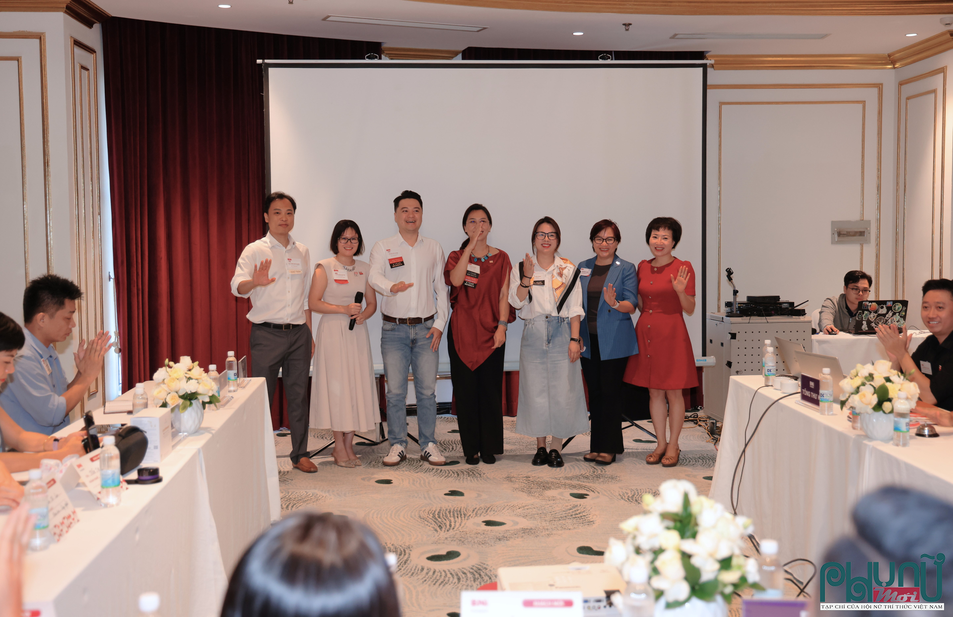 Các nữ khoa học có cơ hội gặp gỡ hơn 50 chủ doanh nghiệp tại Hà Nội, trao đổi về cách tiếp cận các giải pháp khoa học công nghệ có tính ứng dụng cao.