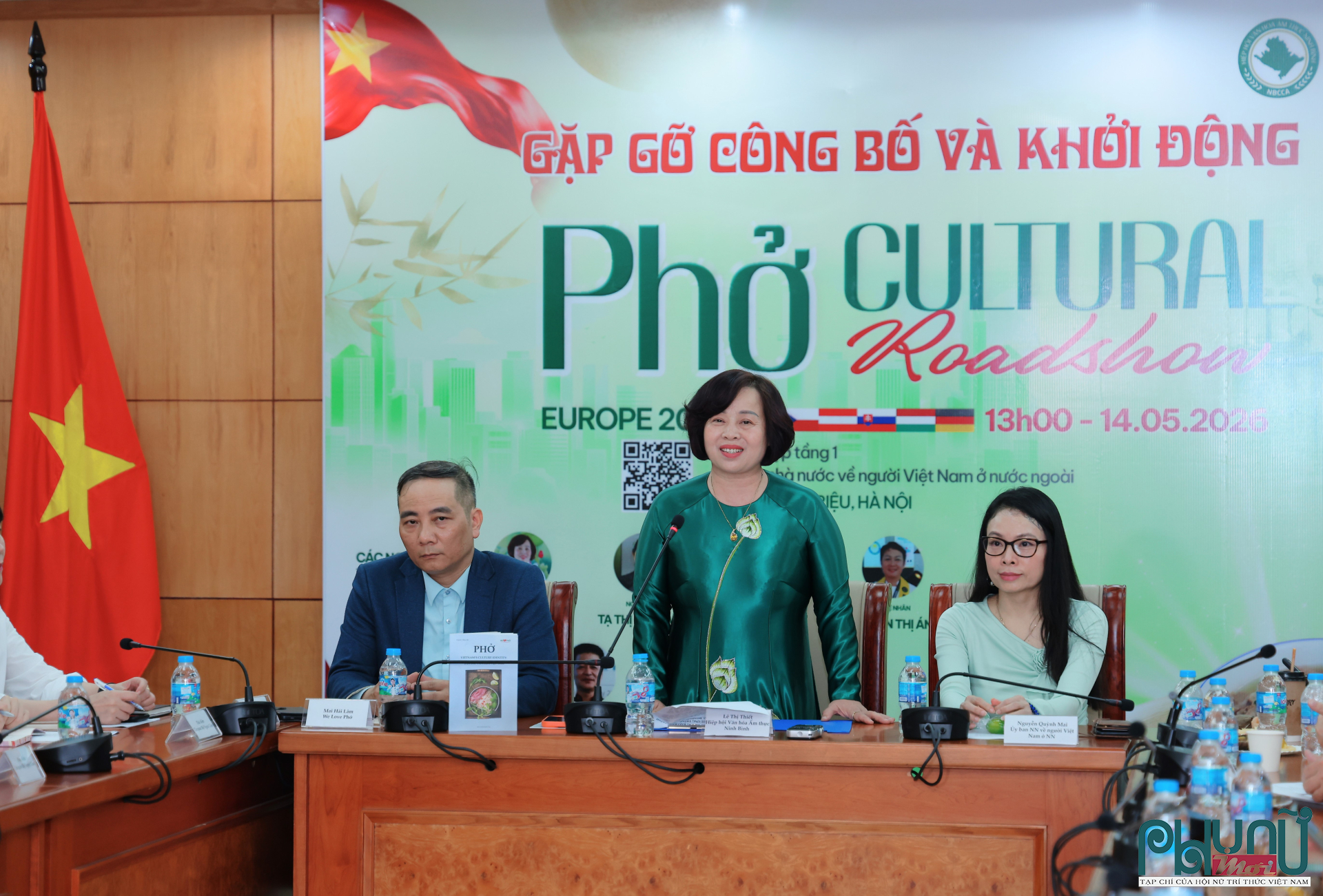 Nghệ nhân Lê Thị Thiết, Chủ tịch Hiệp hội Văn hóa Ẩm thực tỉnh Ninh Bình phát biểu tại sự kiện.