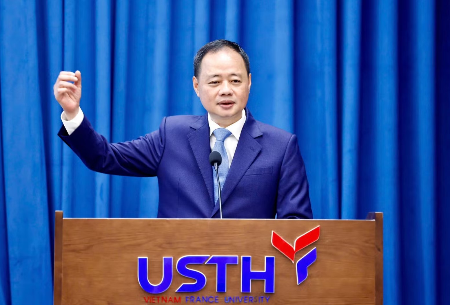 GS.TS Trần Hồng Thái - Uỷ viên Trung ương Đảng, Phó Trưởng ban Chính sách, Chiến lược Trung ương, Chủ tịch Viện Hàn lâm Khoa học và Công nghệ Việt Nam, giải đáp rào cản về giới trong khoa học - công nghệ. Ảnh: DT