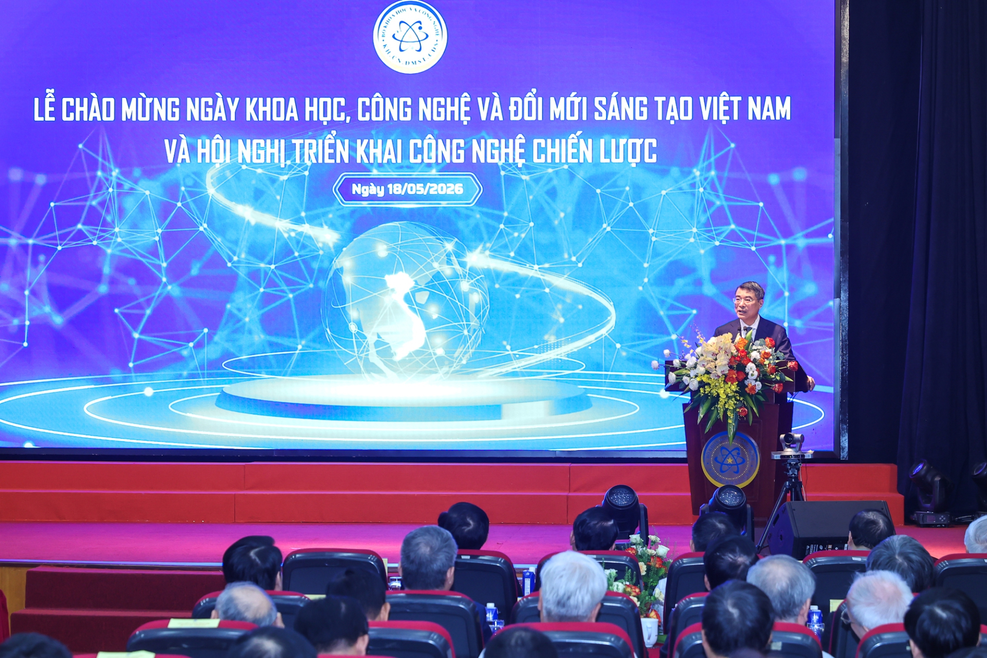 Thủ tướng Lê Minh Hưng nhấn mạnh, chúng ta đang sống trong thời đại mà KHCN, đổi mới sáng tạo phát triển và thay đổi từng ngày, cạnh tranh toàn cầu ngày càng tăng - Ảnh: VGP/Nhật Bắc