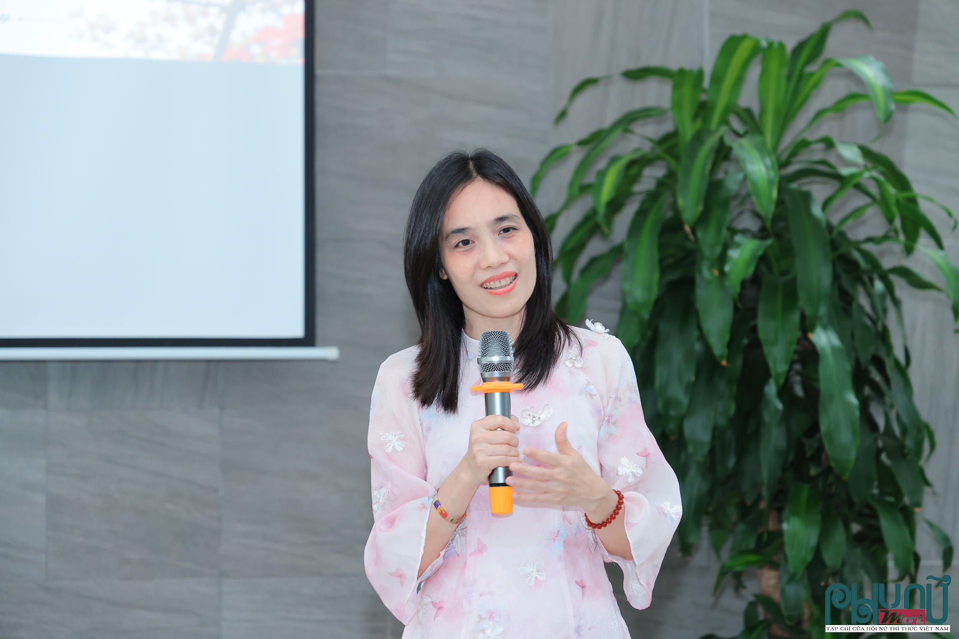 GS. Huỳnh Thanh Bình - Chi hội trưởng Chi hội Nữ trí thức Đại học Bách khoa Hà Nội