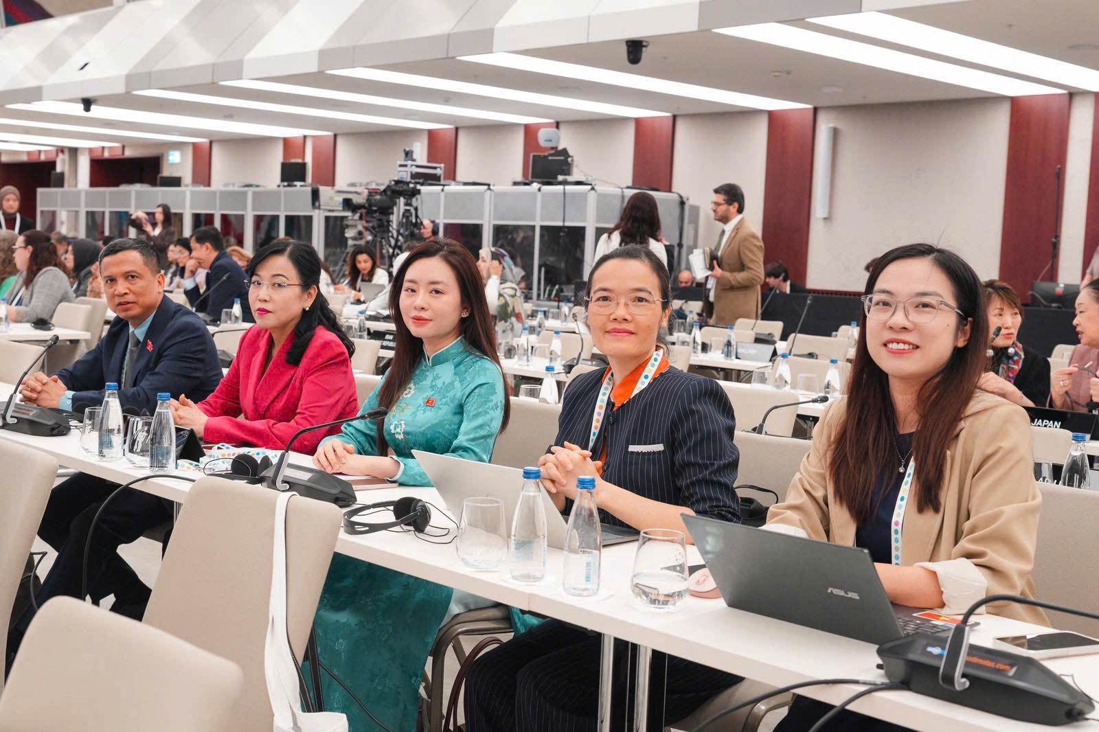 Đoàn Đại biểu Quốc hội Việt Nam tham dự Hội nghị Nữ Nghị sĩ Toàn cầu lần thứ 2 của Liên minh Nghị viện Thế giới (IPU) tại Thủ đô Belgrade, Cộng hòa Serbia. Ảnh: Quốc Hội