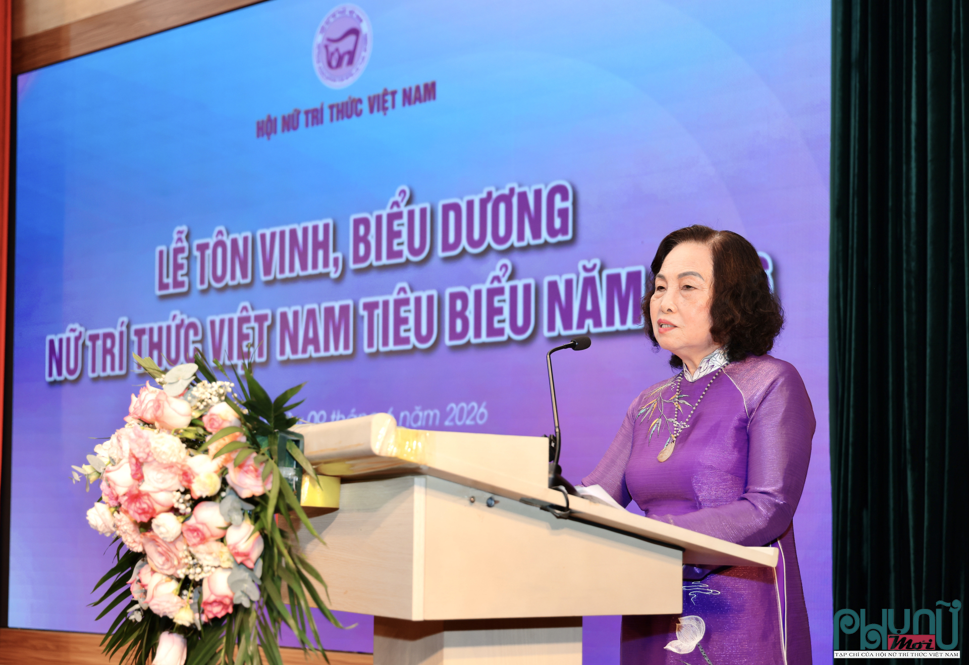 Phát biểu khai mạc buổi lễ, GS.TS Lê Thị Hợp, Chủ tịch Hội Nữ trí thức Việt Nam bày tỏ niềm xúc động và tự hào trước những thành tựu mà đội ngũ nữ trí thức cả nước đã đạt được trong suốt thời gian qua.