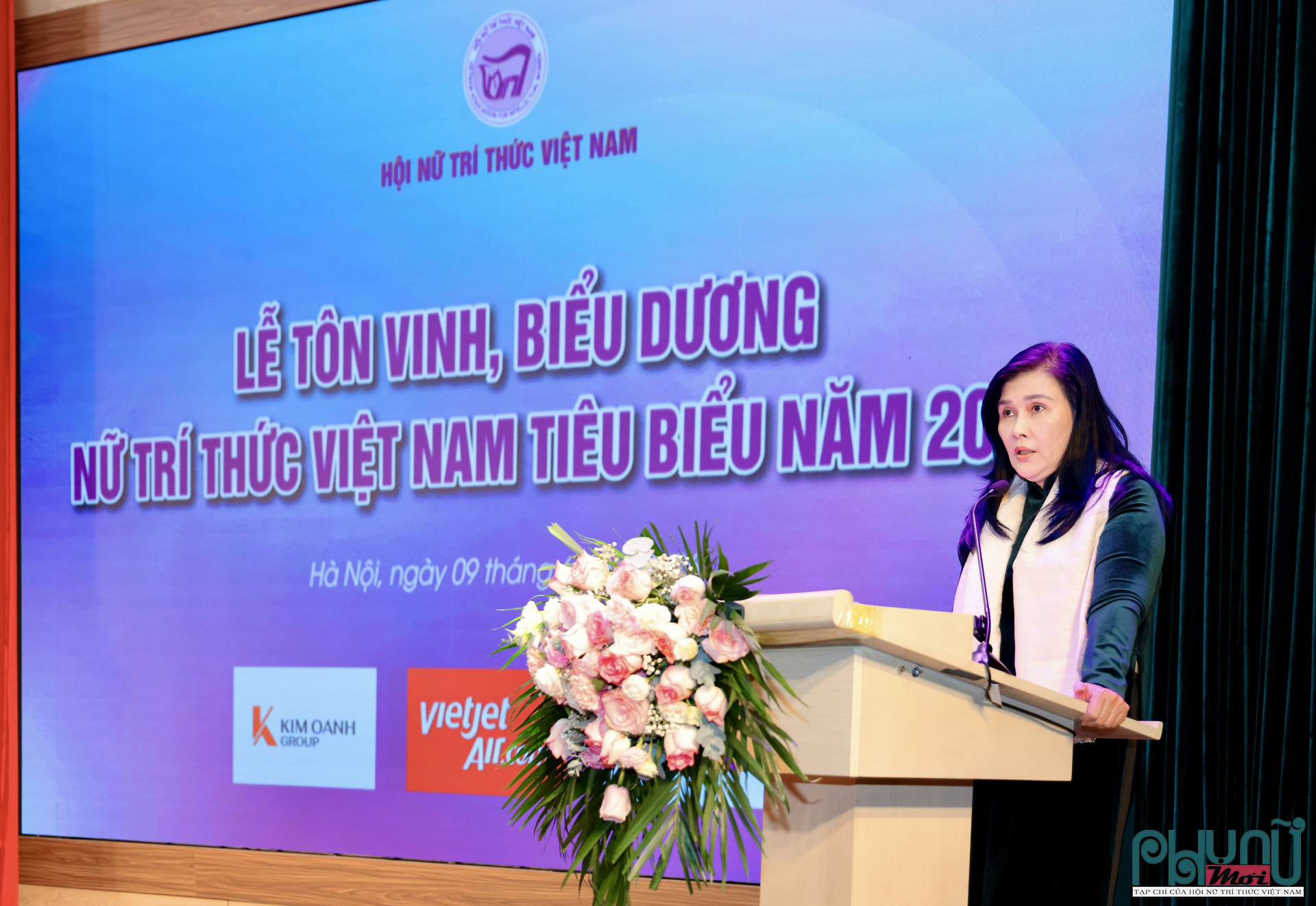 Bà Hồ Ngọc Yến Phương, Phó Chủ tịch HĐQT, Phó Tổng giám đốc Tài chính Vietjet đại diện nhà tài trợ phát biểu.