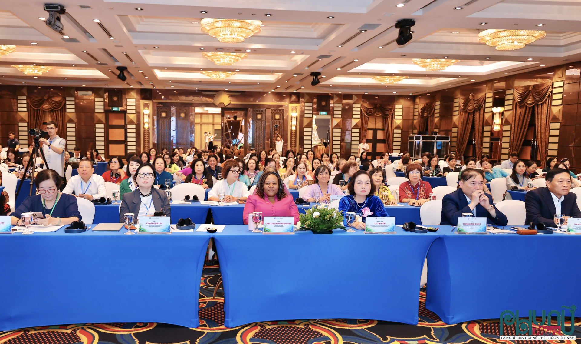 Các đại biểu tham dự Hội thảo