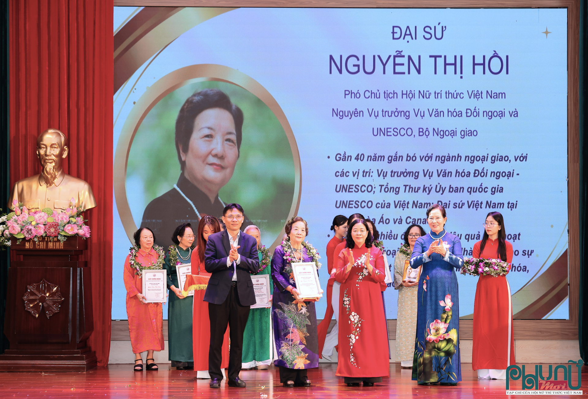 Bà Nguyễn Thị Hồi, Phó Chủ tịch Hội Nữ trí thức Việt Nam, Nguyên Đại sứ đặc mệnh toàn quyền Việt Nam tại Cộng hòa Áo và Canada