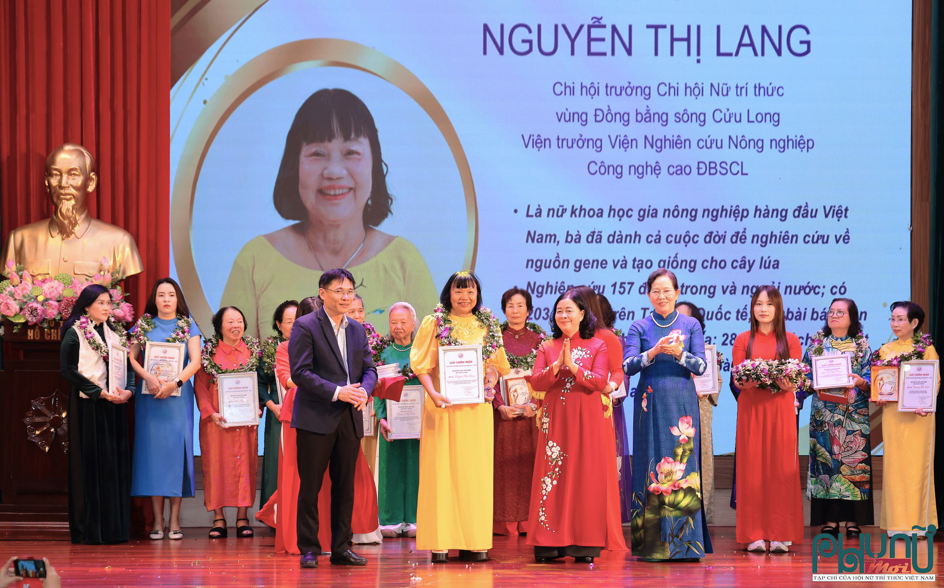 GS.TS Nguyễn Thị Lang, Chi hội trưởng Chi hội Nữ trí thức vùng Đồng bằng sông Cửu Long (ĐBSCL); Viện trưởng Viện Nghiên cứu Nông nghiệp Công nghệ cao ĐBSCL; Chủ tịch Hội Sinh học TP. Cần Thơ