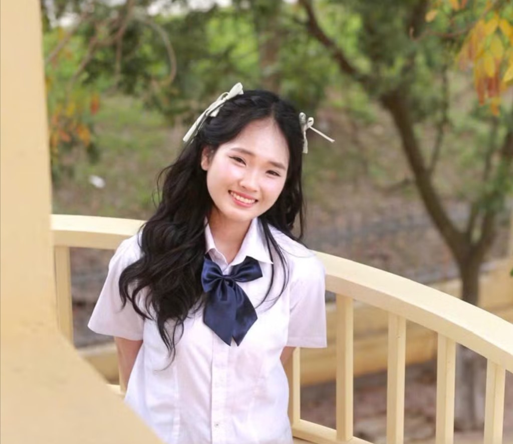 Nguyễn Thị Diệp Anh, lớp trưởng lớp Chất lượng cao 18A-CLC, Trường Cao đẳng Dược Trung ương Hải Dương. Ảnh: NV