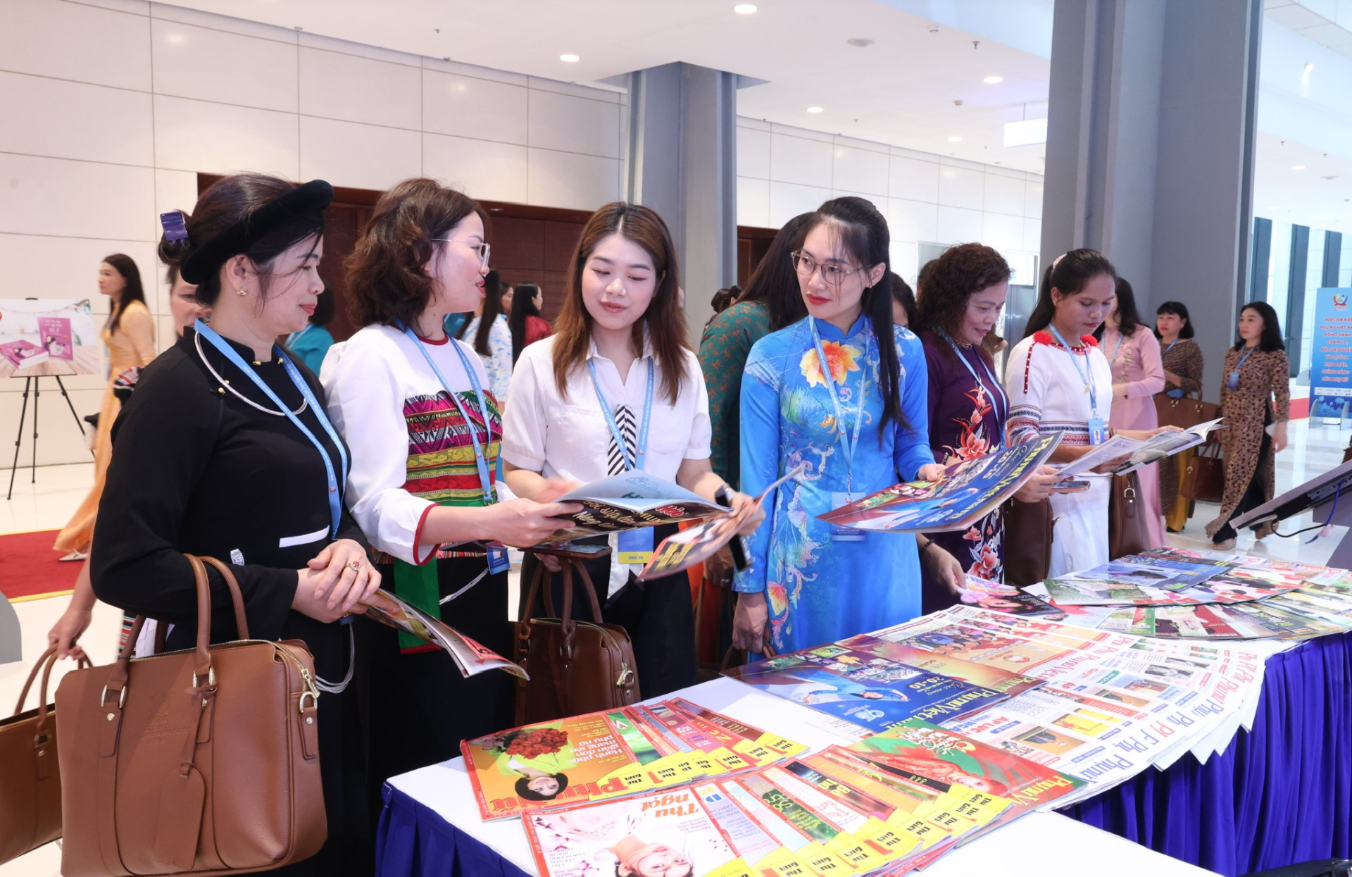 Đại hội đại biểu Phụ nữ toàn quốc lần thứ XIV khai mạc phiên làm việc thứ nhất