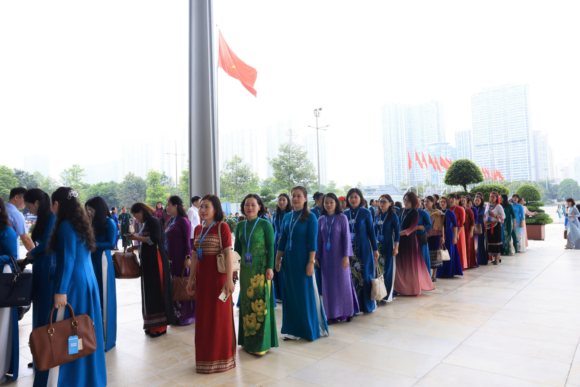 Đại hội đại biểu Phụ nữ toàn quốc lần thứ XIV khai mạc phiên làm việc thứ nhất