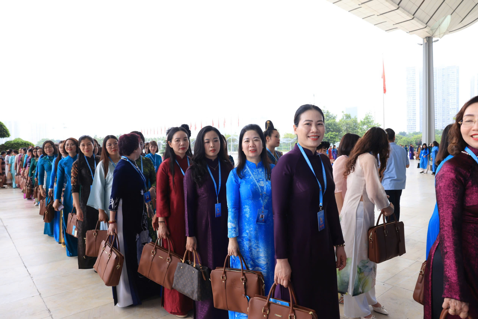 Đại hội đại biểu Phụ nữ toàn quốc lần thứ XIV khai mạc phiên làm việc thứ nhất