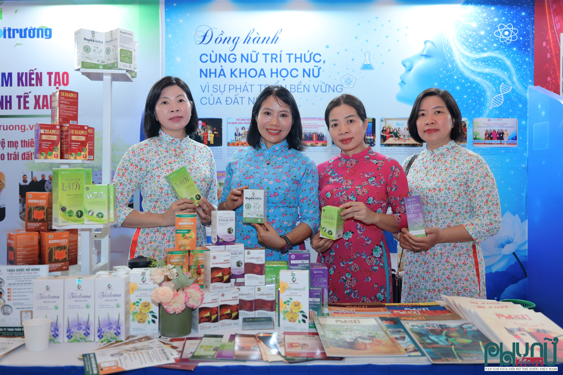 Khi nhà khoa học bước ra từ trang báo