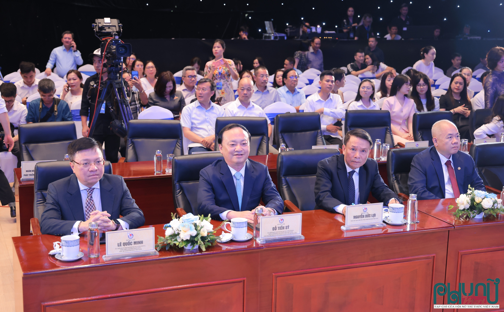Các đại biểu tham dự Lễ bế mạc Hội Báo toàn quốc 2026