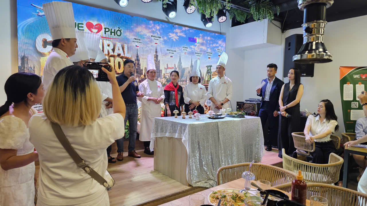 Hiệp hội We Love Phở, khu ẩm thực đã trở thành điểm nhấn nổi bật của Festival