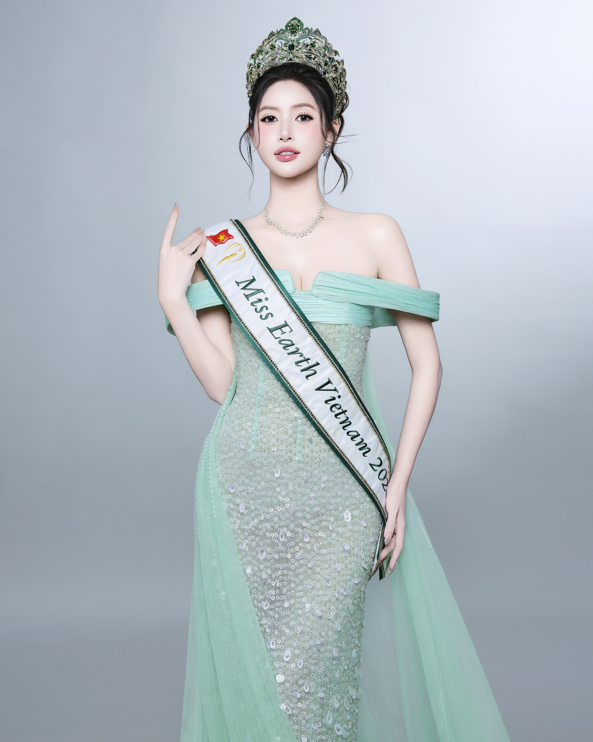 Phạm Hoàng Thu Uyên được lựa chọn trở thành đại diện Việt Nam dự thi Miss Earth 2026.