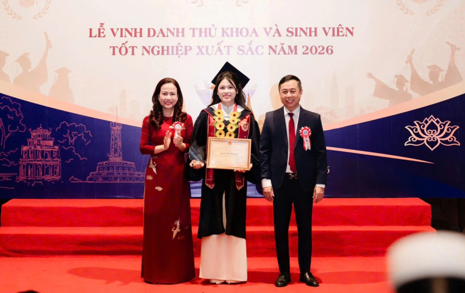 Trần Minh Ngọc tại lễ vinh danh thủ khoa xuất sắc năm 2026. Ảnh: NV