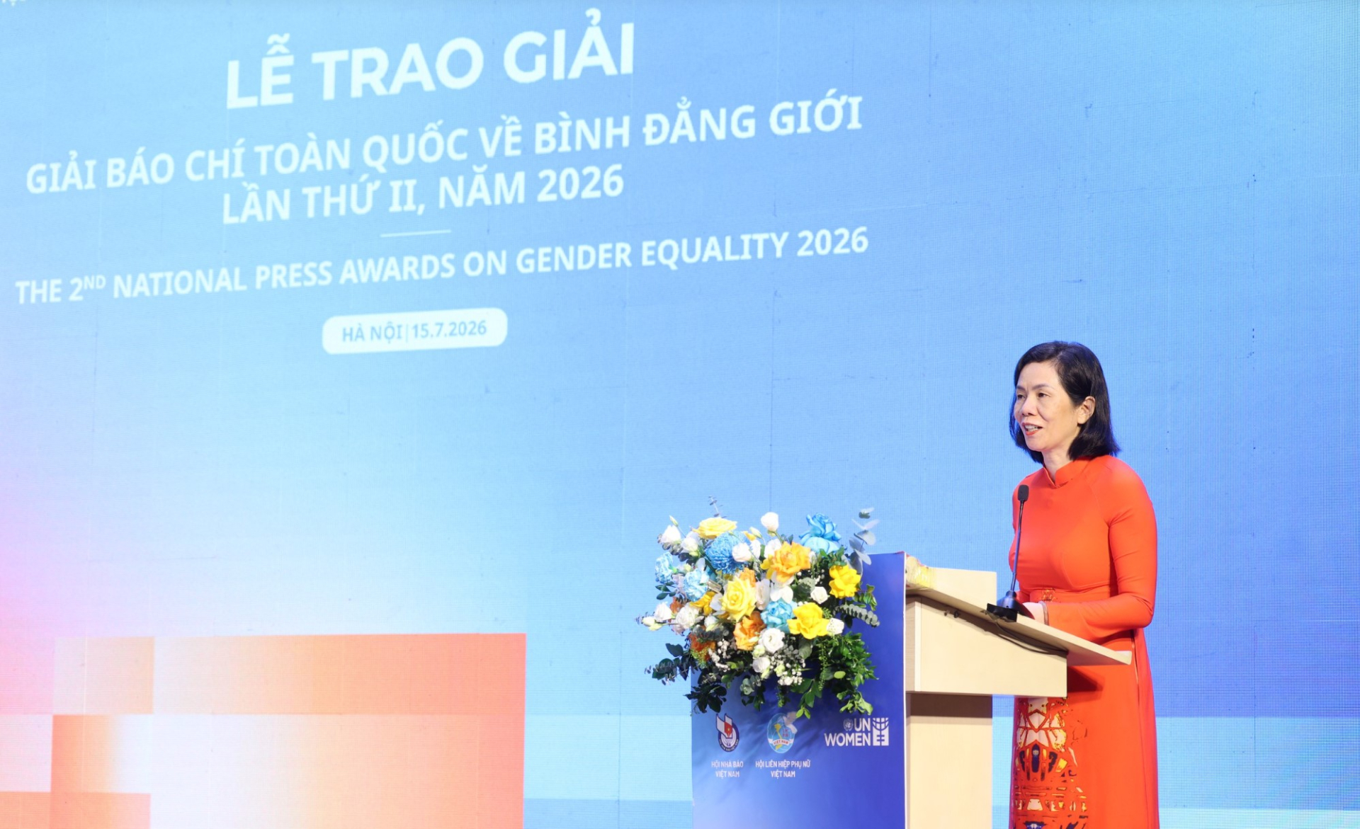 Bà Nguyễn Thị Minh Hương, Phó Chủ tịch Hội LHPN Việt Nam, Trưởng Ban Tổ chức Giải, phát biểu khai mạc