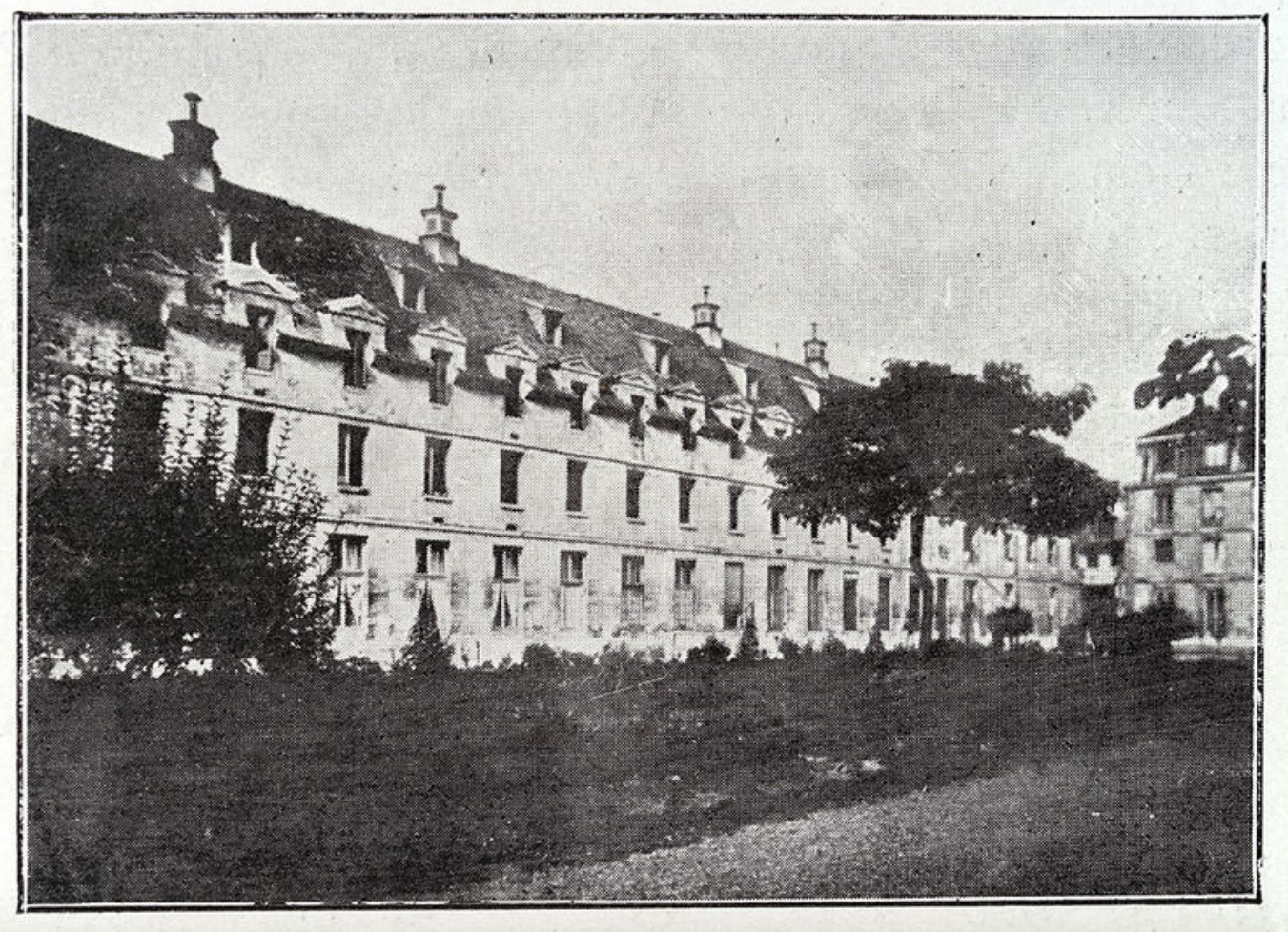 Cao đẳng Y tế Geneva, New York là nơi đào tạo ra Elizabeth Blackwell.