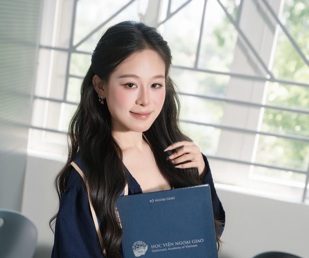Hoàng Thủy Phương là thủ khoa ngành Luật Quốc tế của Học viện Ngoại giao, đạt GPA 3,92/4,0.