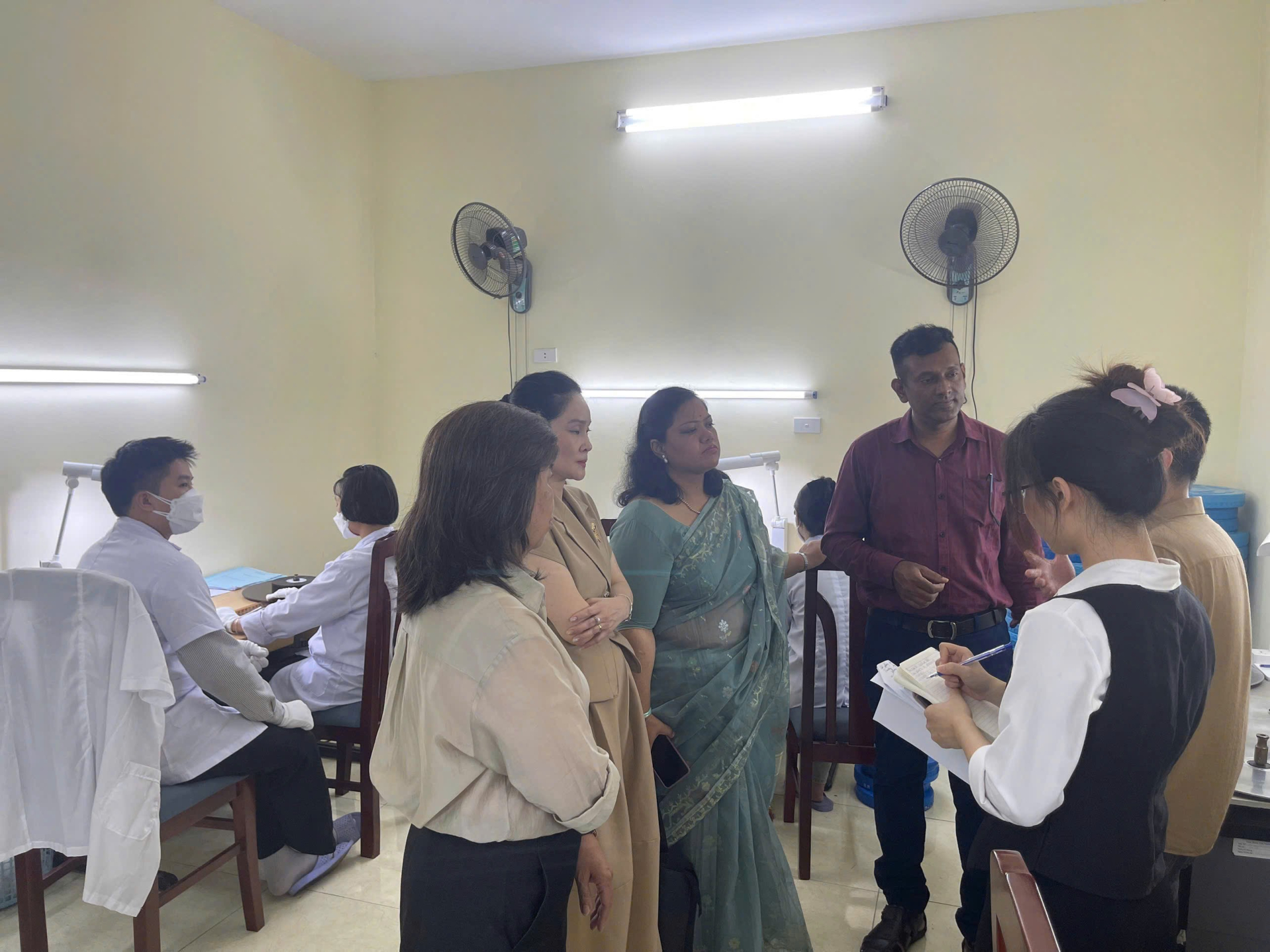 Đoàn thực tập Viện Lưu trữ Phim Bangladesh làm việc, chia sẻ kinh nghiệm với các phòng chuyên môn tại Viện Phim Việt Nam