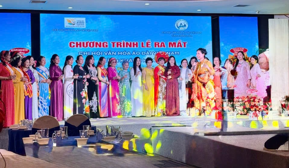 Ra mắt Chi hội Văn hóa Áo dài Việt Nam tỉnh Khánh Hòa