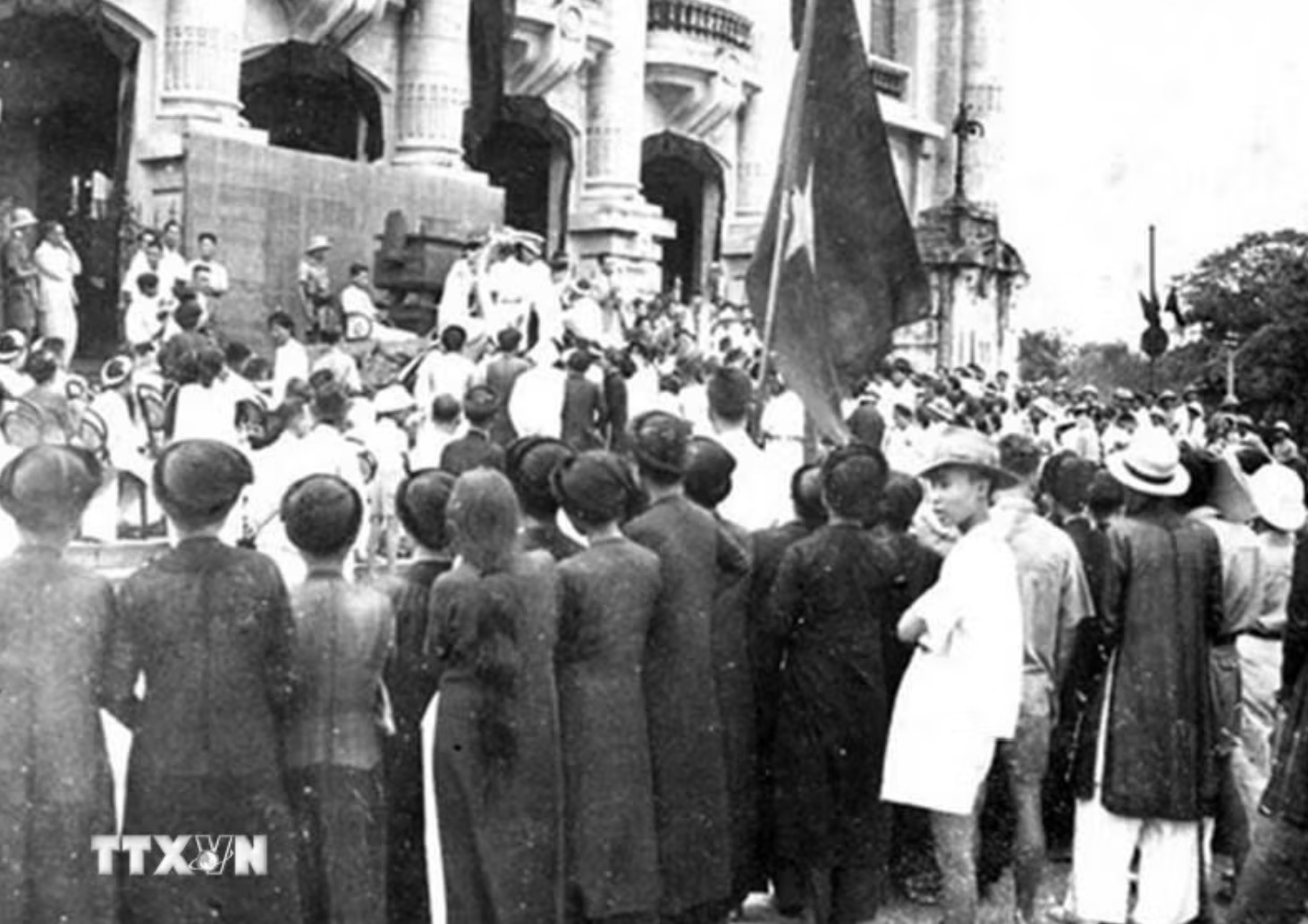 Nhằm động viên nhân dân quyên góp vàng ủng hộ chính quyền cách mạng, ngày 17/9/1945, Chủ tịch Hồ Chí Minh gửi thư cho đồng bào cả nước, nêu rõ ý nghĩa to lớn của việc tổ chức Tuần lễ vàng và kêu gọi mọi người tích cực tham gia. Ảnh: Tư liệu TTXVN