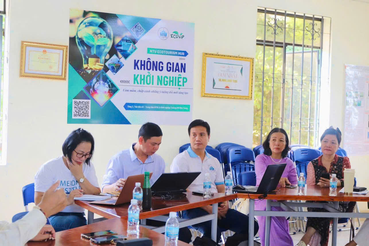 Các đại biểu tham dự Talkshow