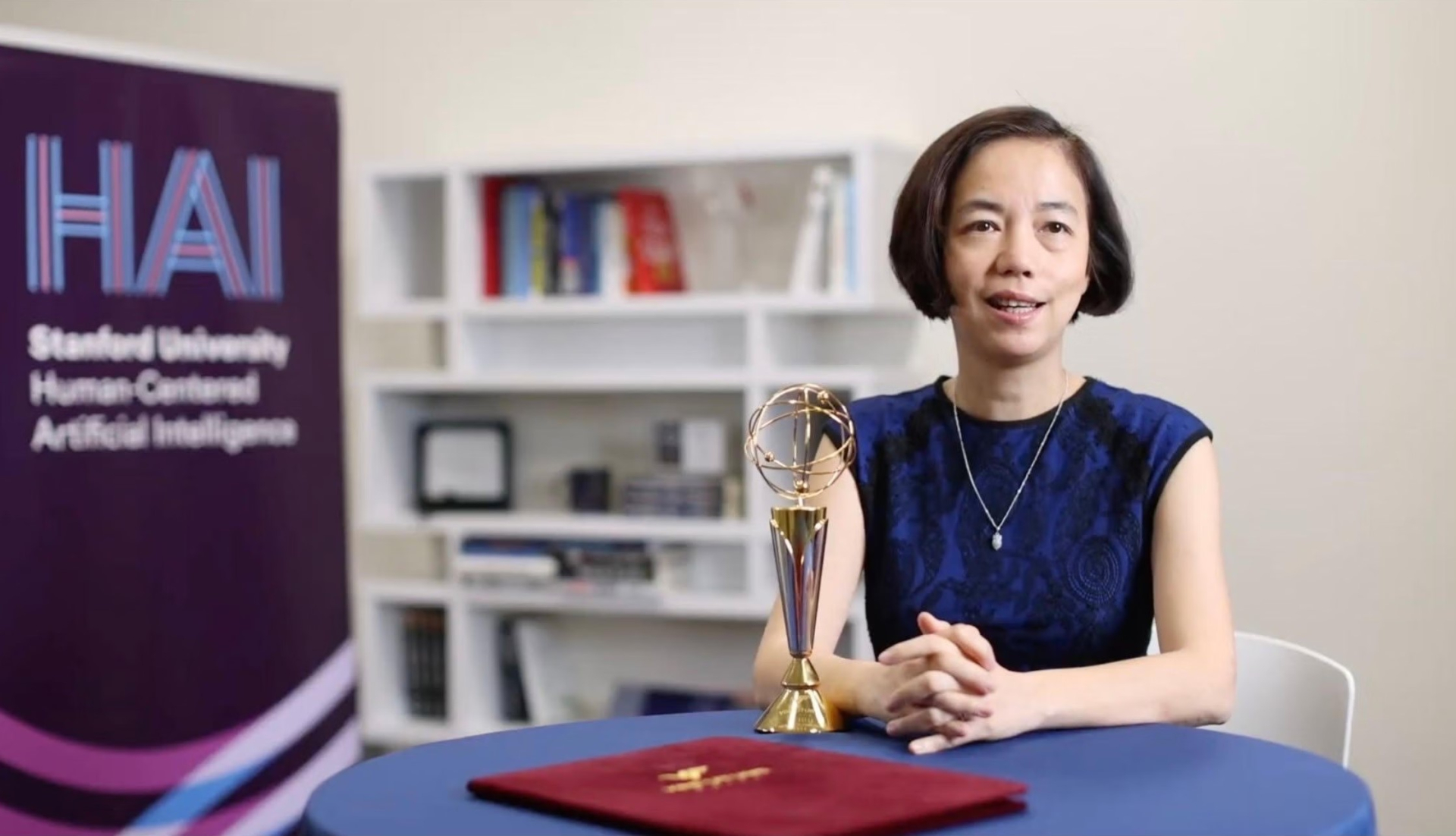 GS. Fei-Fei Li chia sẻ khi được trao Giải thưởng Chính VinFuture 2024. Ảnh: VFP