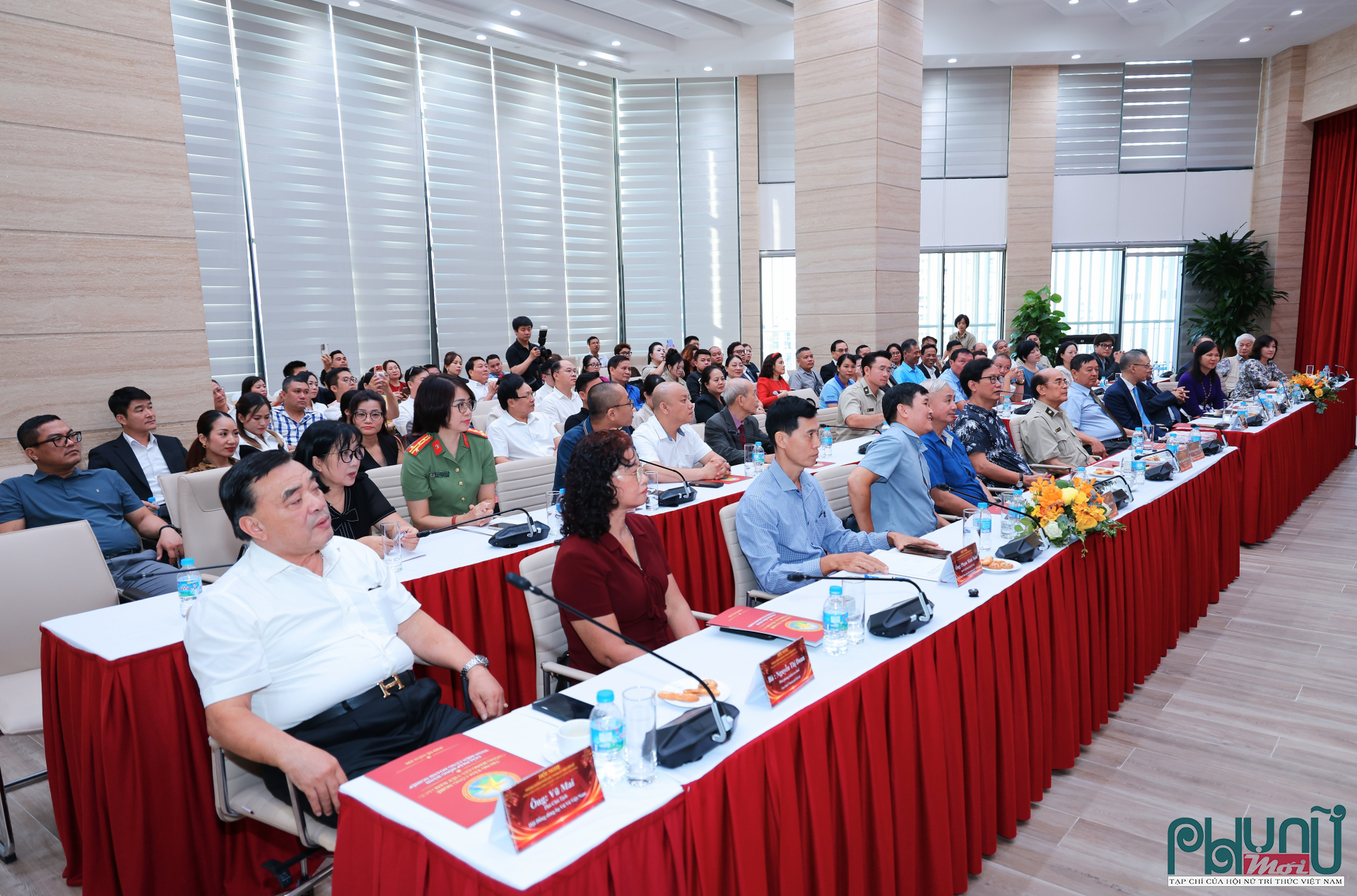 Các đại biểu tham sự Hội nghị